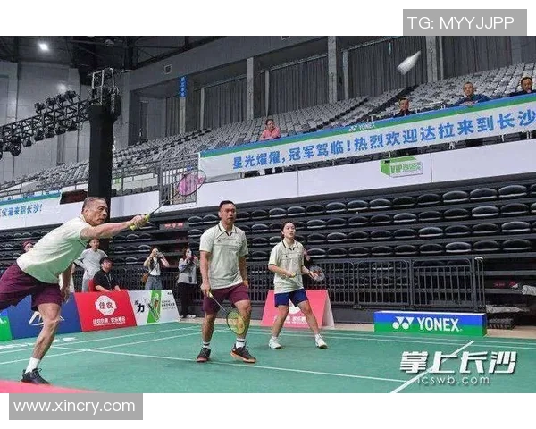 羽毛球纪实:见证成都羽毛球队从传统到现代的蜕变历程 羽毛球纪实:见证成都羽毛球队从传统到现代的蜕变历程