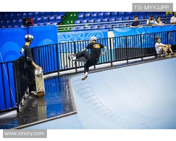 南京滑板队与西安滑板队赛后复盘分析意识碰撞与战术对抗