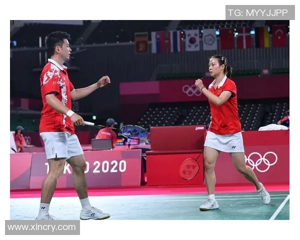 重庆羽毛球队与成都羽毛球队赛后复盘分析双方状态及表现对比